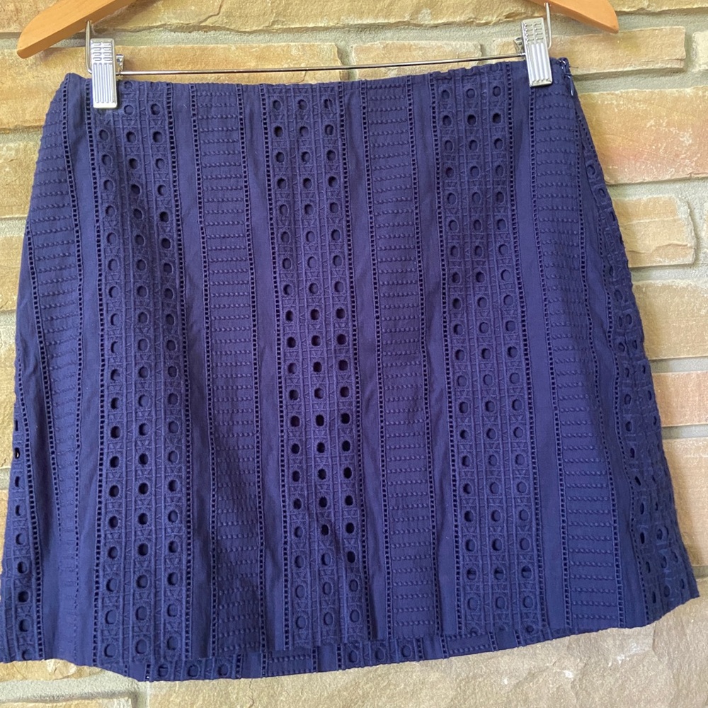 VIneyard Vines Casual Navy Skirt Great Condition.